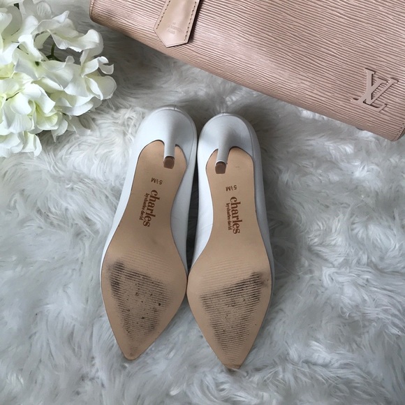 📫 SOLD 📫  Charles David White Heels - Picture 10 of 10